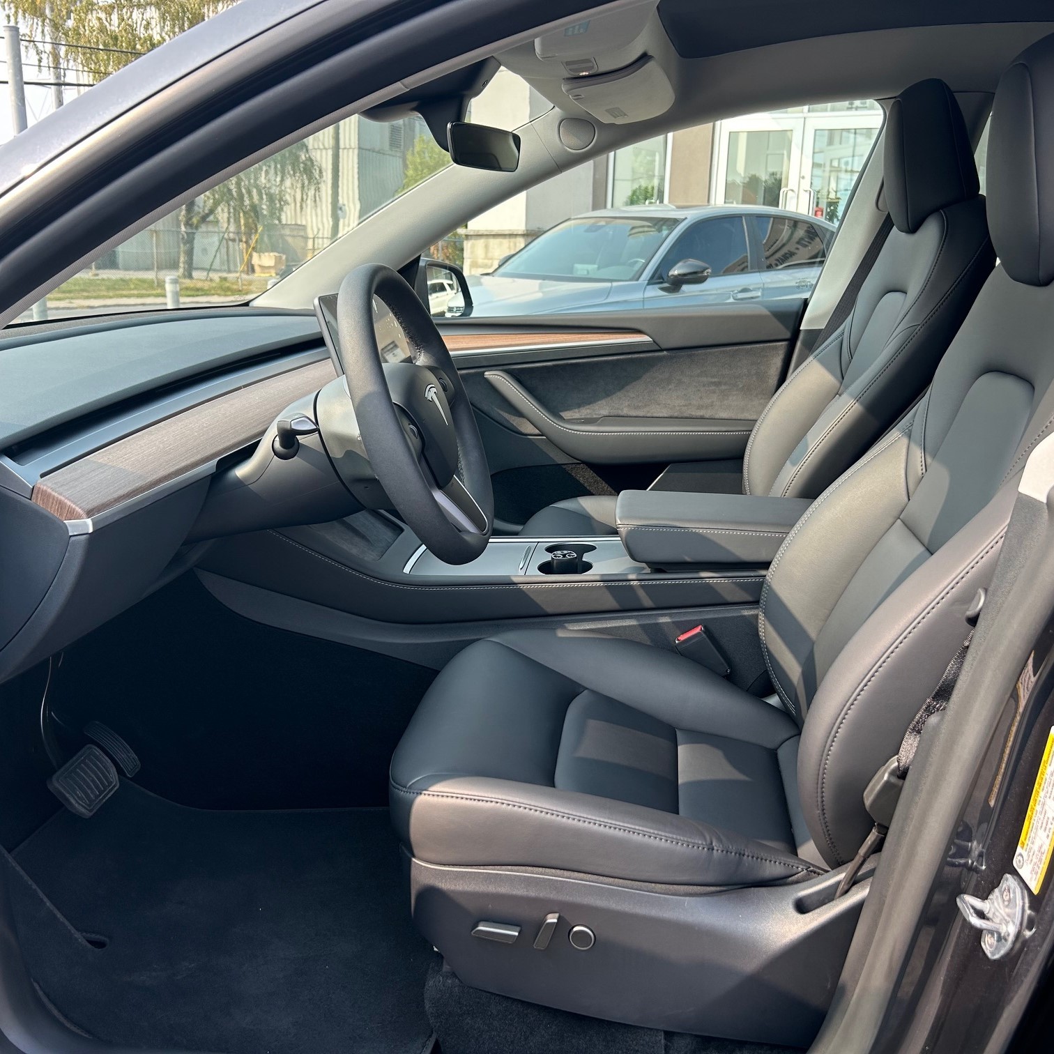 individual car image